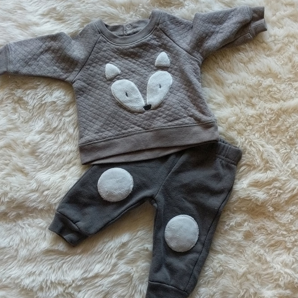 Kyle & Deena Fox Sweater Outfit $5 if bundled!📦📦